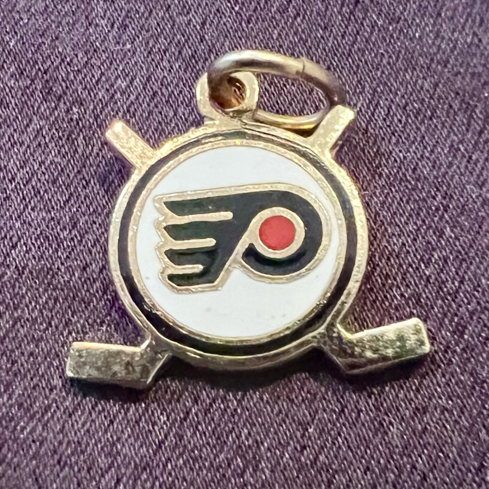 Philadelphia Flyers Gold and White Pendant/Charm